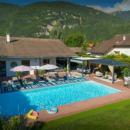 Eau Bleue - Ovo Network Villa